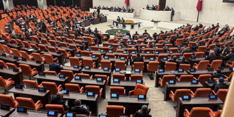 Kademeli Emeklilikte yeni düzenleme! Bu tarihten önce sigortalı olanlar emekli olacak