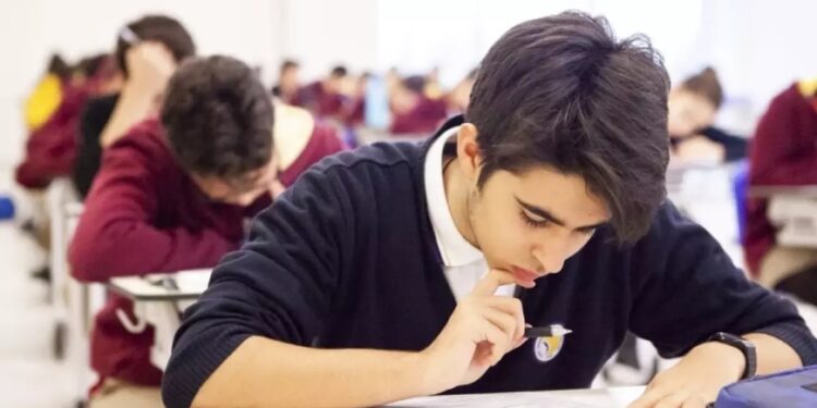 Liselerde Blok Ders Dönemi Resmen Başladı! İşte Yeni Uygulamanın Detayları